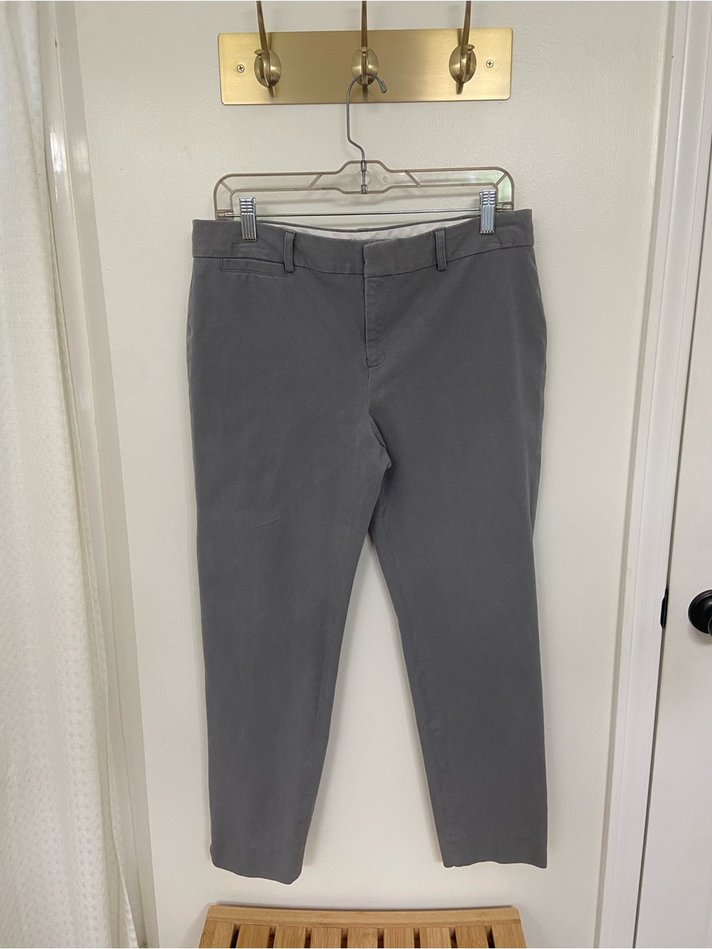 Crown & Ivy Cary Gray Stretch Ankle Pants Size 10 Preppy Career Casual